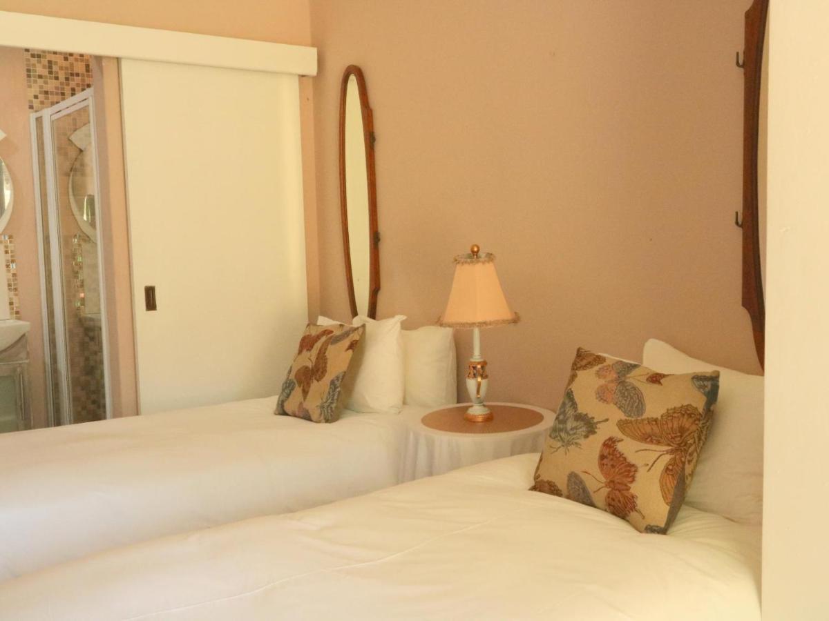 The Boston Guest House Bellville Room photo